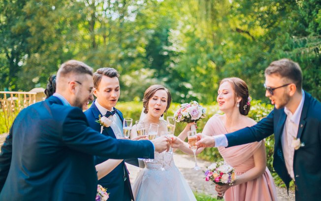 Segundo especialista%2C escolher um entre os tipos de casamento%2C pode influenciar em fatores como decoração e buffet